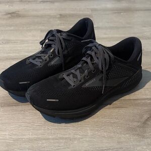 Brooks Men's Black Athletic Shoes